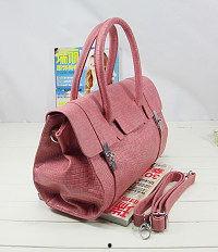 银色包包明星,时尚潮流的焦点