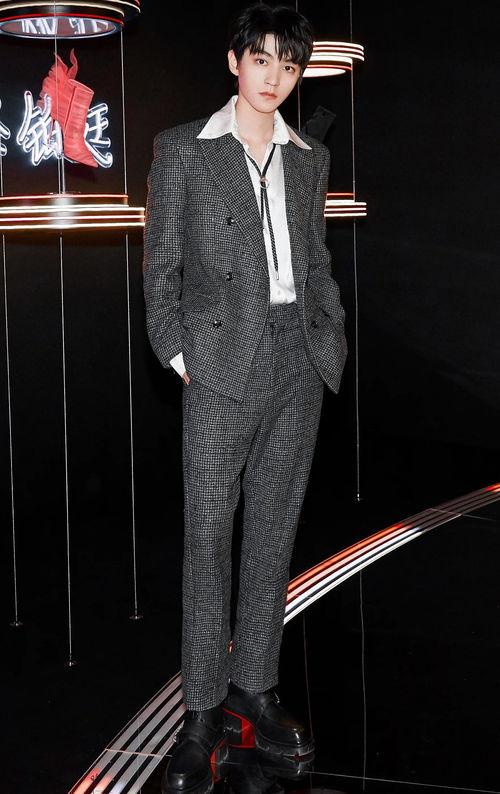 所有男明星全身,盘点娱乐圈男明星的时尚风采