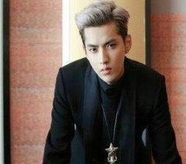 帅哥明星老外图片,揭秘帅哥明星老外的风采瞬间